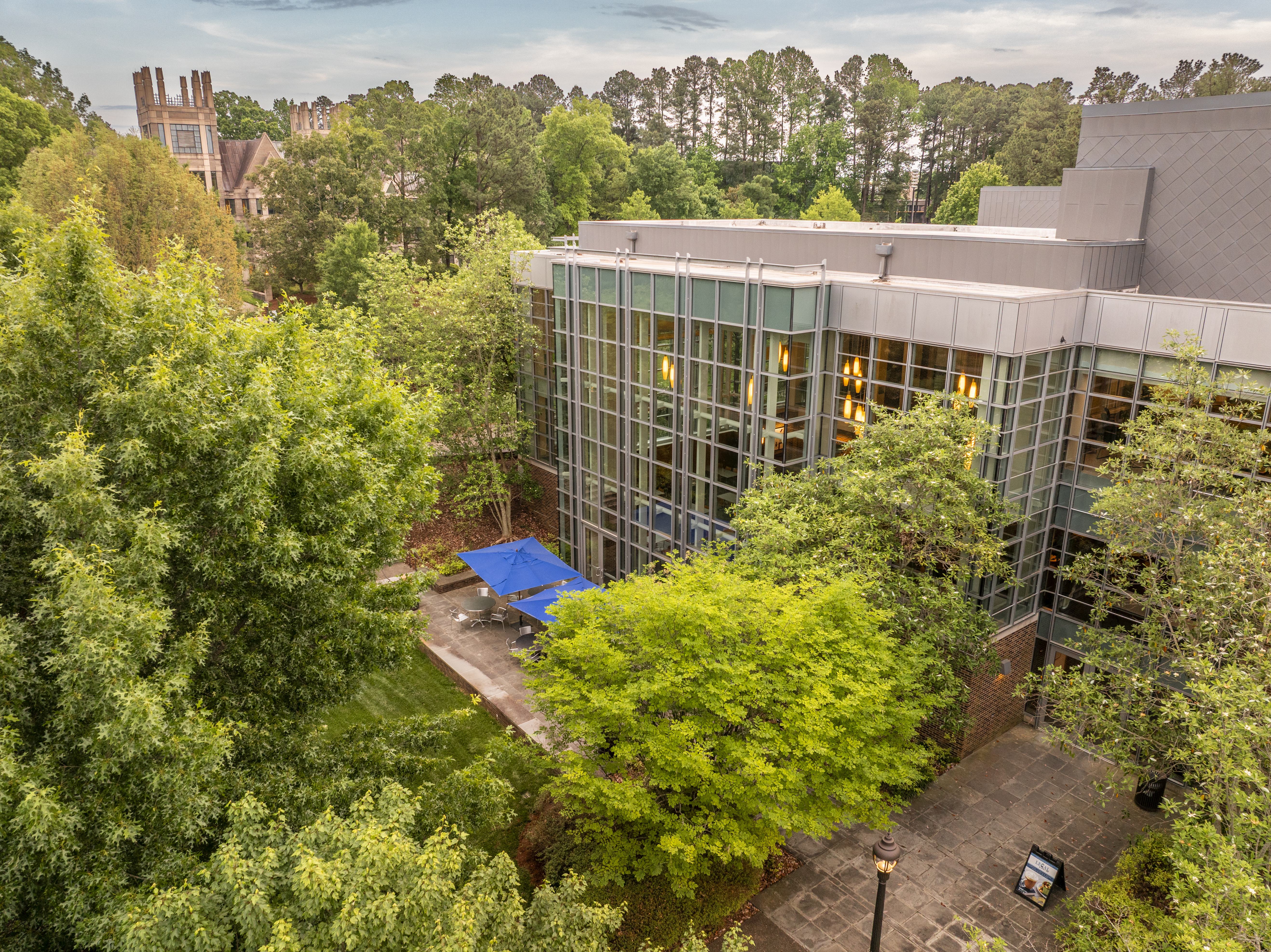 Exterior of Duke Law building: Bill Snead