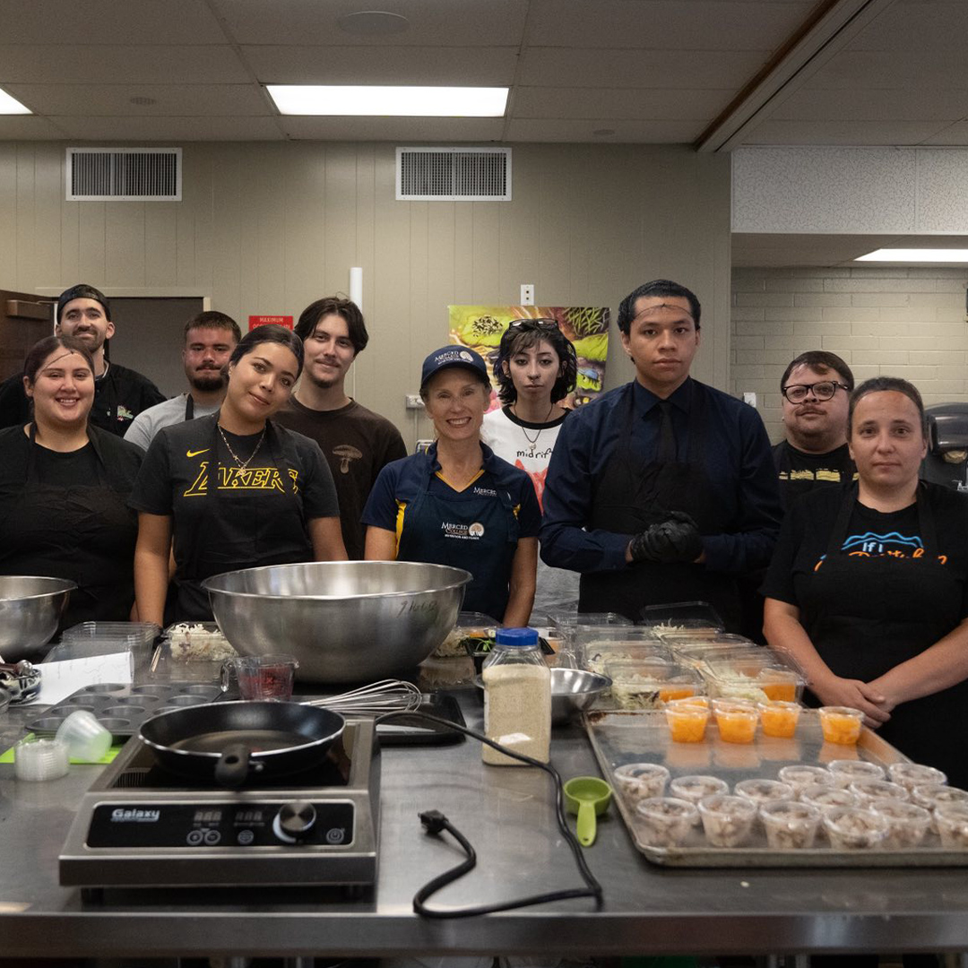 students in a food nutrition class